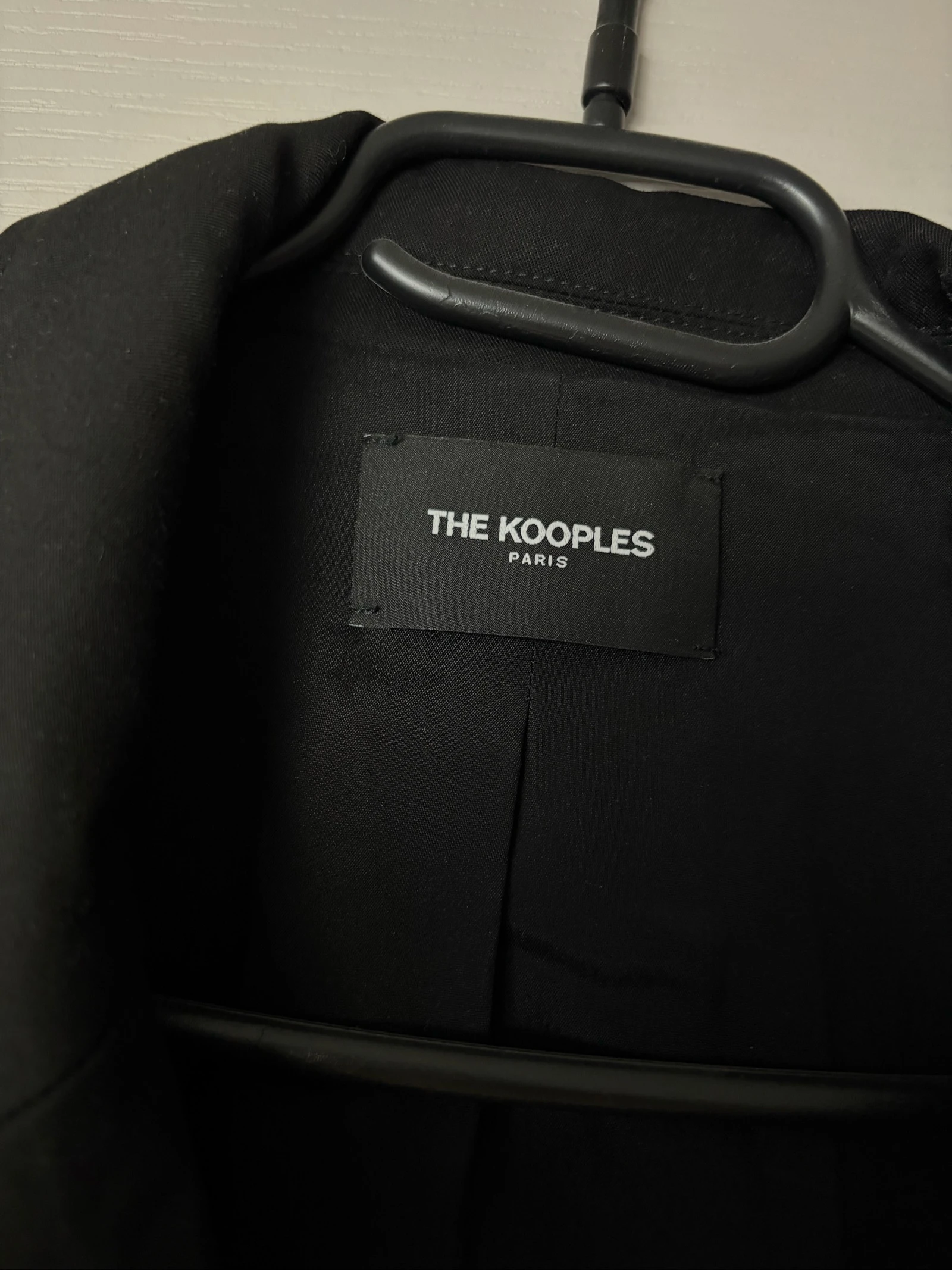 O Blazer ceinturé preto em Lyocell da Kooples Paris – Tamanho 34 – photo 6